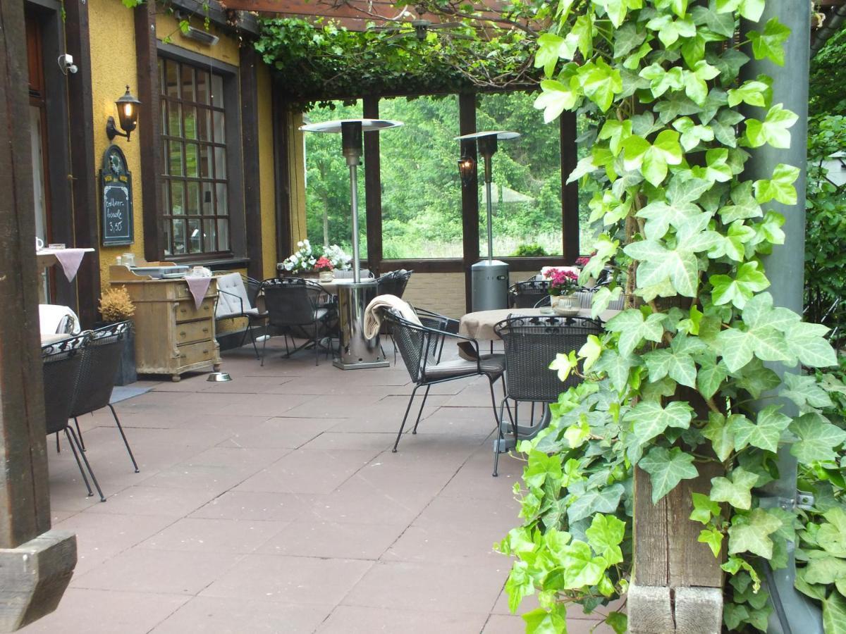 Hotel Holter Schlosskrug Schloß Holte-Stukenbrock Exterior foto